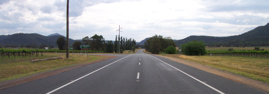 Golden Highway turn-off (cr: Wikipedia)