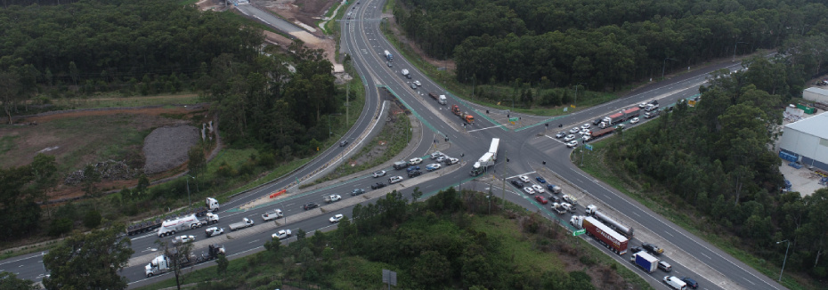 John Renshaw Drive and Weakleys Drive intersection (cr: Transport for NSW)