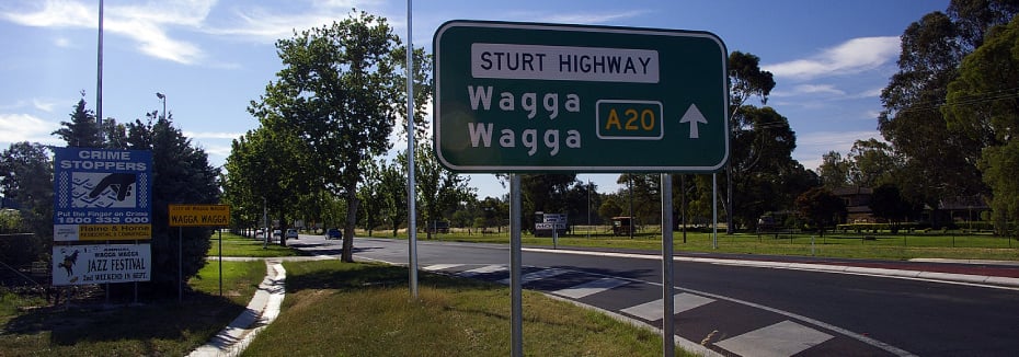 Sturt Highway (cr: Wikimedia Commons)